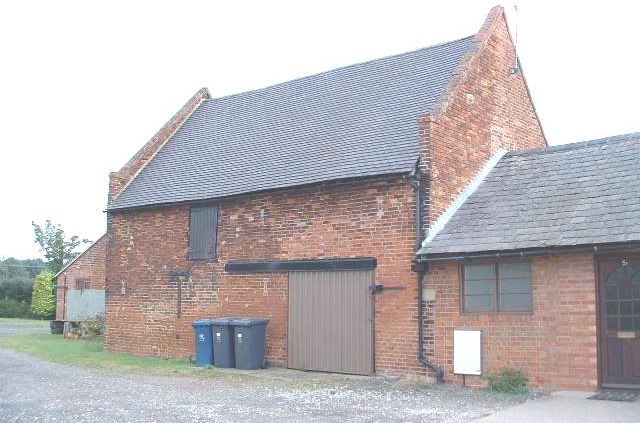 Picture of the offices, storage and warehouse unit to let